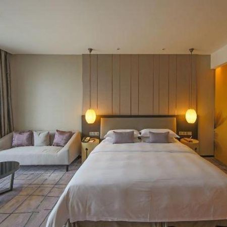 Maison New Century Hotel Dongguan Dongguan  Zewnętrze zdjęcie