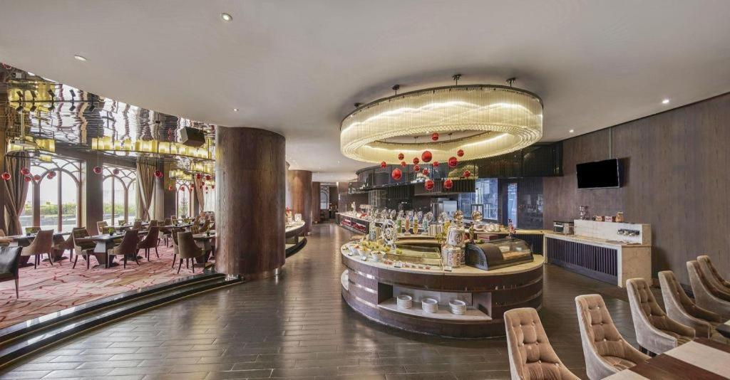 Maison New Century Hotel Dongguan Dongguan  Zewnętrze zdjęcie
