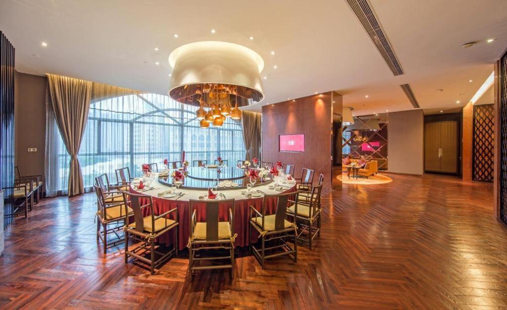 Maison New Century Hotel Dongguan Dongguan  Zewnętrze zdjęcie