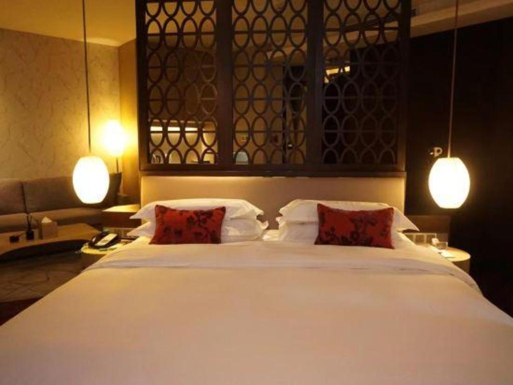 Maison New Century Hotel Dongguan Dongguan  Zewnętrze zdjęcie