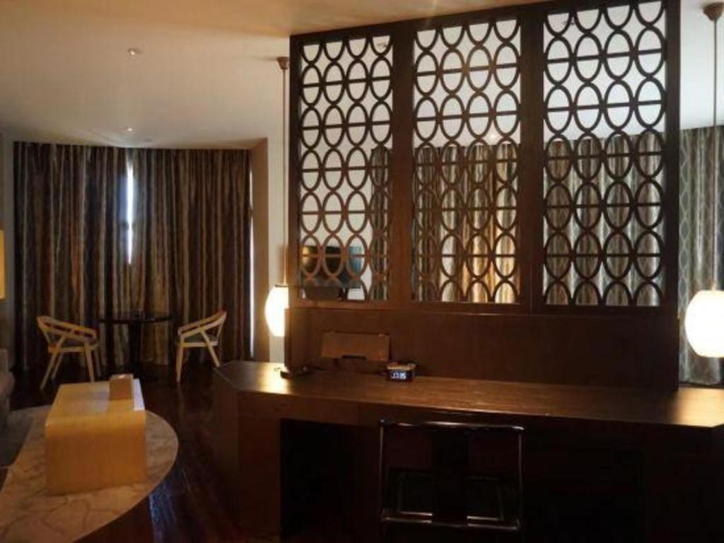 Maison New Century Hotel Dongguan Dongguan  Zewnętrze zdjęcie
