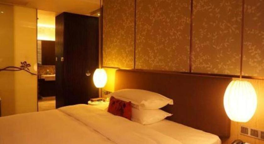 Maison New Century Hotel Dongguan Dongguan  Zewnętrze zdjęcie